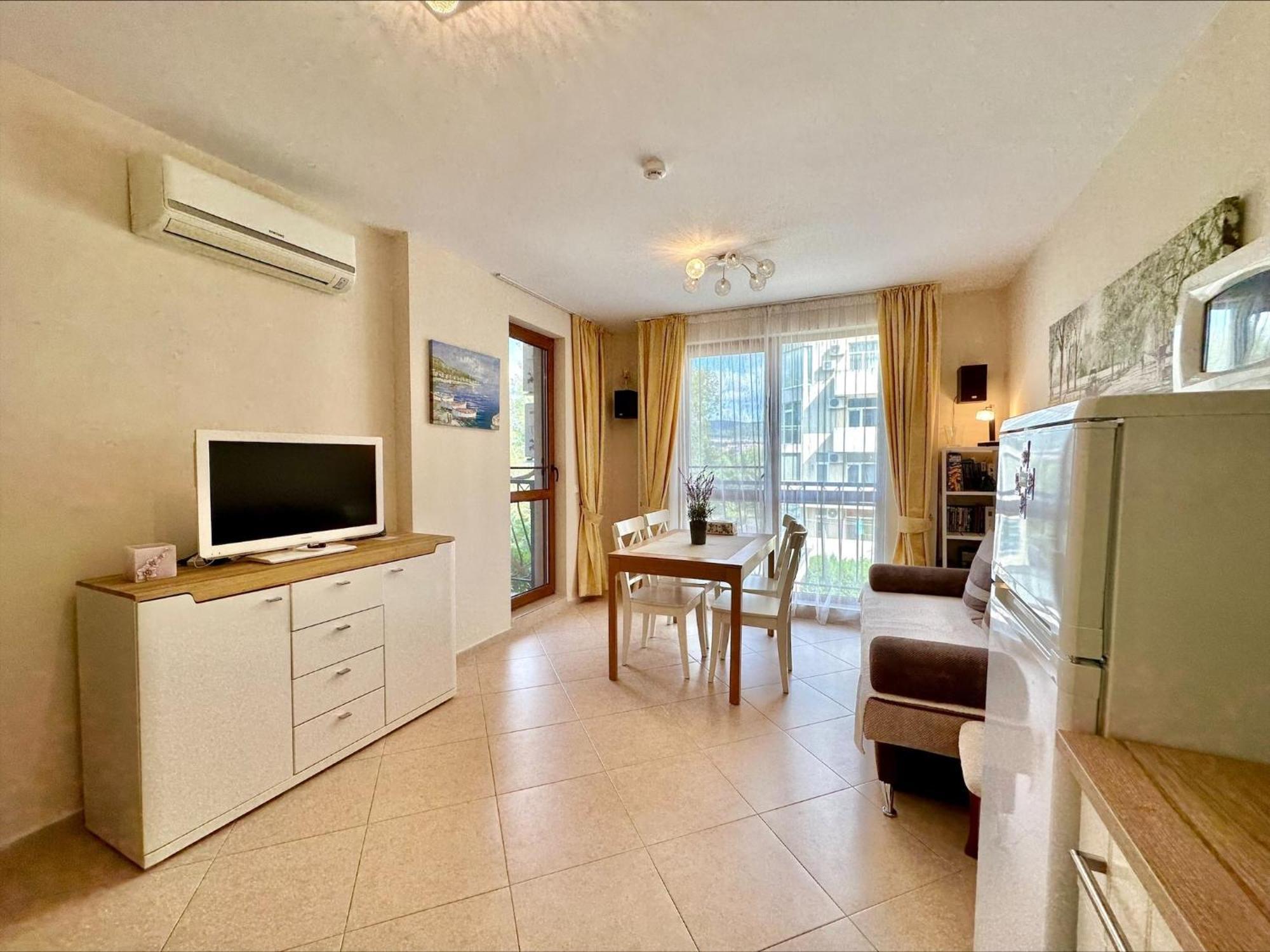 Menada Apartments In Cascadas Sunny Beach Room photo
