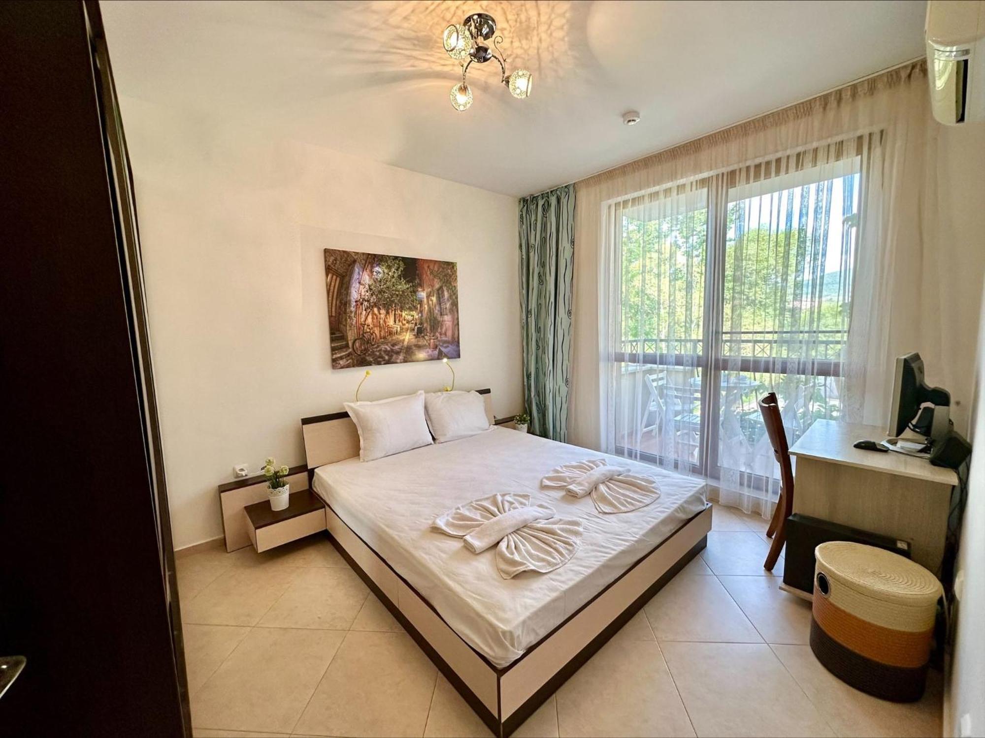 Menada Apartments In Cascadas Sunny Beach Room photo